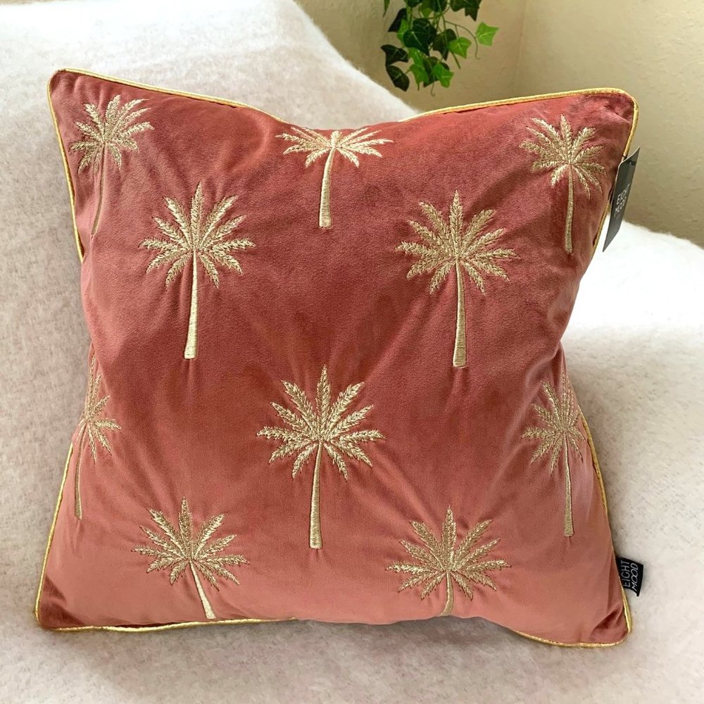 Home Decor - Velvet Throw Pillow
